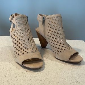 Vince Camuto nude open toe bootie